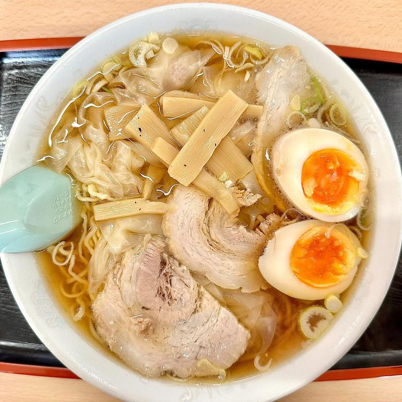 ワンタンメン 大盛 味玉(新月)