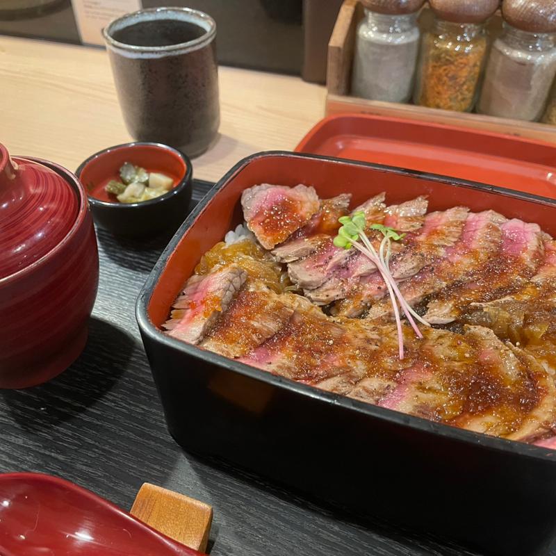 大坂ビフテキ重(肉重 ロマン亭 阪急三番街店)