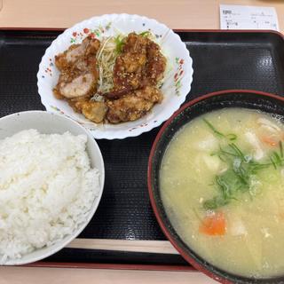 豚汁豚汁チキンネギソースと銀鶏定食(銀シャリ亭 新外店 )