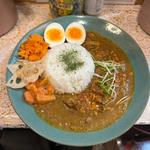 季節の野菜とほろほろチキンカレー(mami+spice(マミタスパイス))