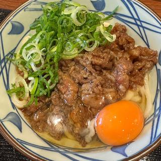 すき焼き釜玉ぶっかけうどん(丸亀製麺下北沢)