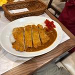 チキンカツビーフカレー　ミニサラダ(しあわせのビーフカレー 浅草中央店)