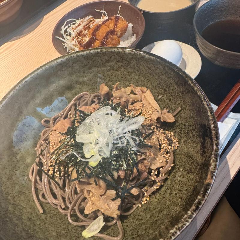 蕎麦気まぐれ丼セット(つるまつ)