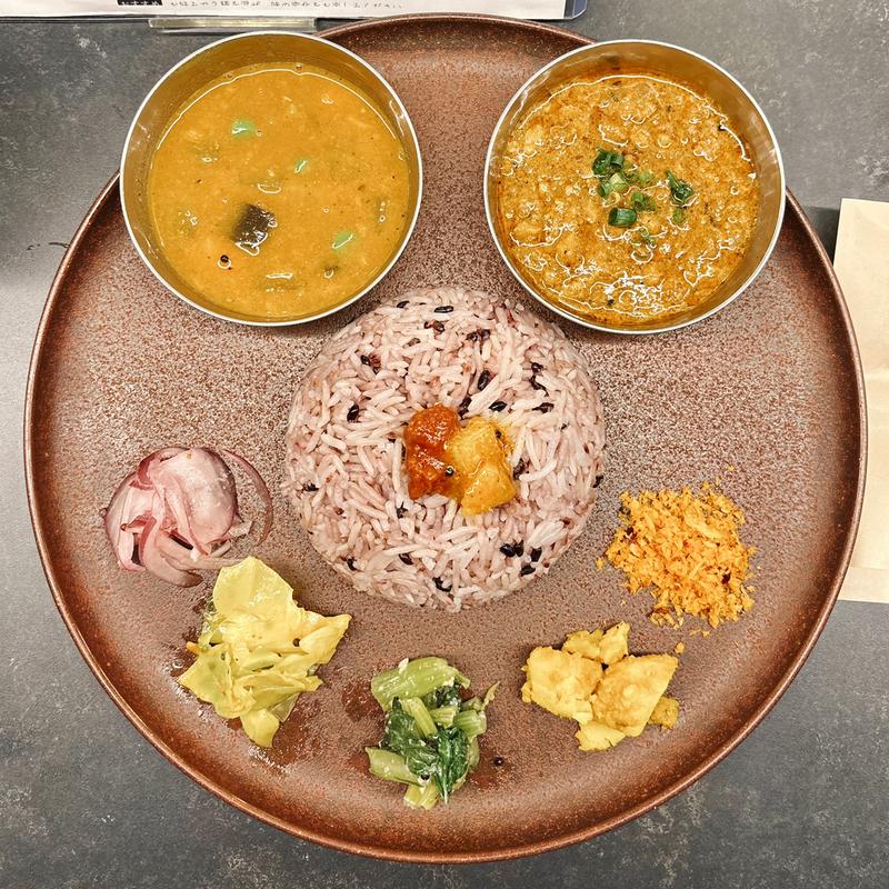 カレー2種(豆野菜＋肉)(Curry Spice Gelateria KALPASI （カリースパイスジェラテリアカルパシ）)