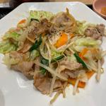 肉野菜塩こうじ炒め定食、たっぷり野菜の麦みそ汁(大戸屋ごはん処 川崎銀柳街店)