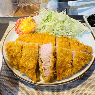 特リブロースカツ定食200g(トンカツ すぽっと食堂)