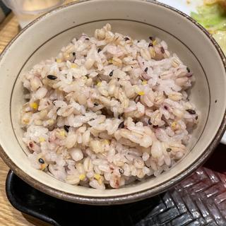 肉野菜塩こうじ炒め定食、たっぷり野菜の麦みそ汁(大戸屋ごはん処 川崎銀柳街店)