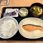 銀鮭朝定食(なか卯 すすきの西店 )