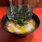 ラーメン(横浜家系総本山 吉村家直系店 ラーメン内田家)