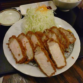 岩手県産特上ロースかつ定食(新飯家)