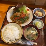 豚生姜焼き定食　豚バラ(丸甚)