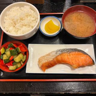 焼き鮭定食(もみじ)