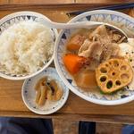 野菜ごろごろ豚汁定食(ごちそうとん汁)