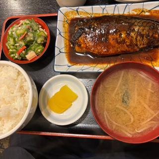 鯖の味噌煮定食