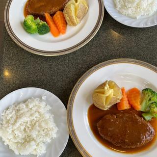 ハンバーグランチ(COFFEE HOUSE Bell(ベル))