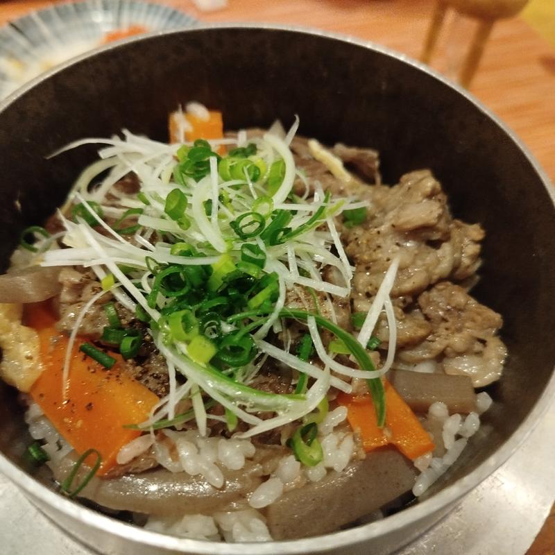 牛すじ釜飯(釜飯と和食 旬)