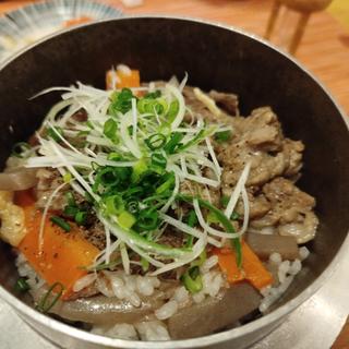 牛すじ釜飯(釜飯と和食 旬)