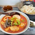 辛ホルモンつけ汁うどんホルモン増し味玉トッピング