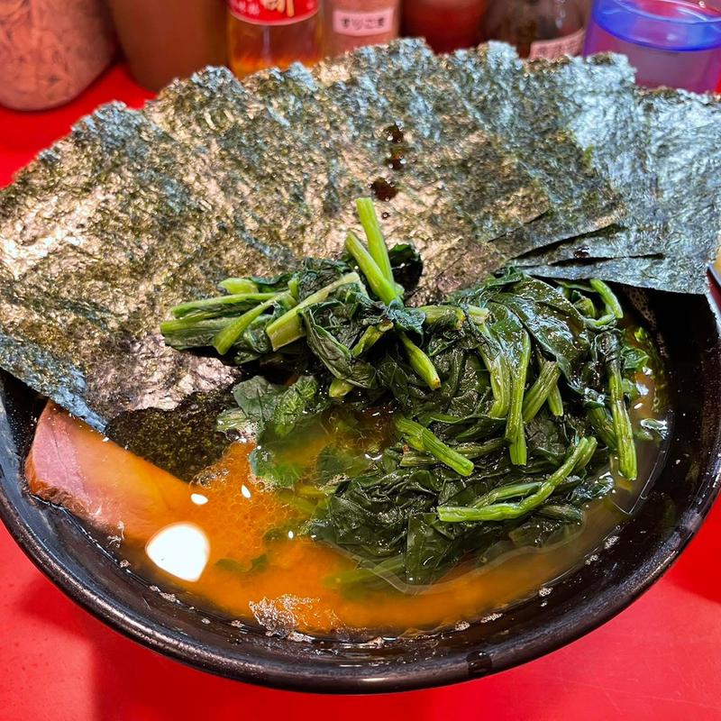 ラーメン ほうれん草 海苔増し(家系総本山 吉村家)
