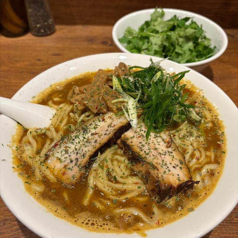 パクチースパイシーカリー麺(麺好獅子團)