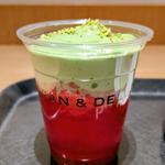 アイス ピスタチオラズベリーティー(DEAN & DELUCA カフェ コレットマーレみなとみらい)