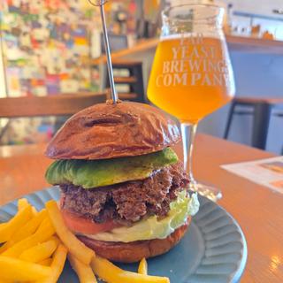 アボカドバーガー(Burgers&Beers Far Yeast)
