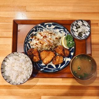 唐揚げ定食(地鶏中華そばと炊き立て秩父おかん飯 トリコ食堂)