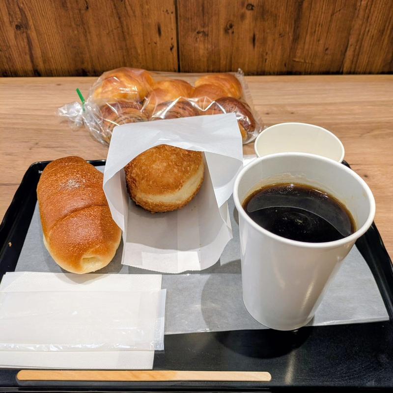 カレーパン 塩パン コーヒー(石窯パン工房 ベルフラン 巽東店)