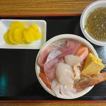 のっけ丼(青森魚采センター)
