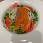 虹鱒の燻製サラダ(手白澤温泉 )