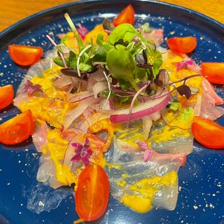鮮魚のカルパッチョ(オイスターバー&レストラン オストレア銀座コリドー通り店 Ostrea oyster bar & restaurant)
