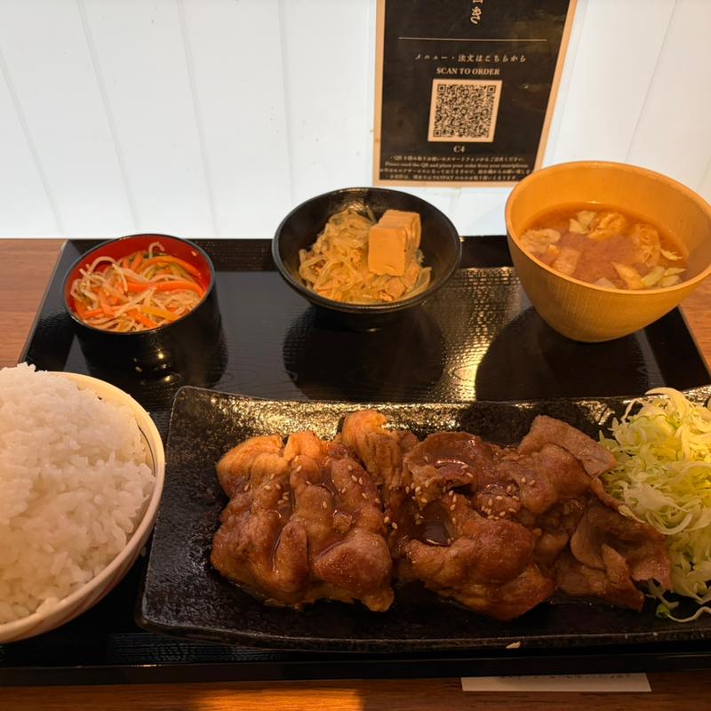 豚の生姜焼き定食(土鍋炊きご飯 おこめとおかず)