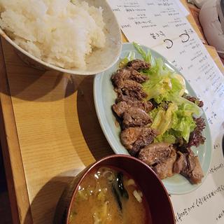 まぐろステーキ定食(鉄火屋)