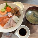 本日の海鮮丼(ゆい食堂)