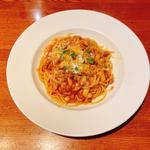 香り豚と香り、豚と白インゲン豆のラグー　トマトソーススパゲティー(オステリアバートニー)