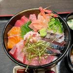 海鮮丼（すし飯）(海宝)