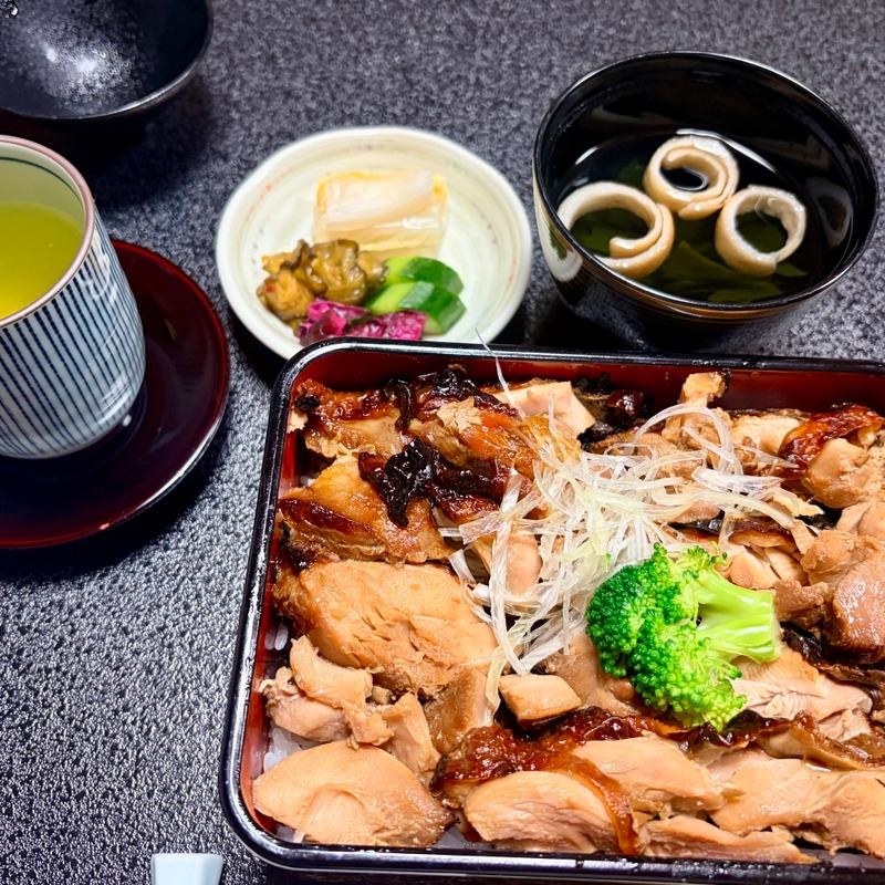 網焼き鳥重(満る岡)