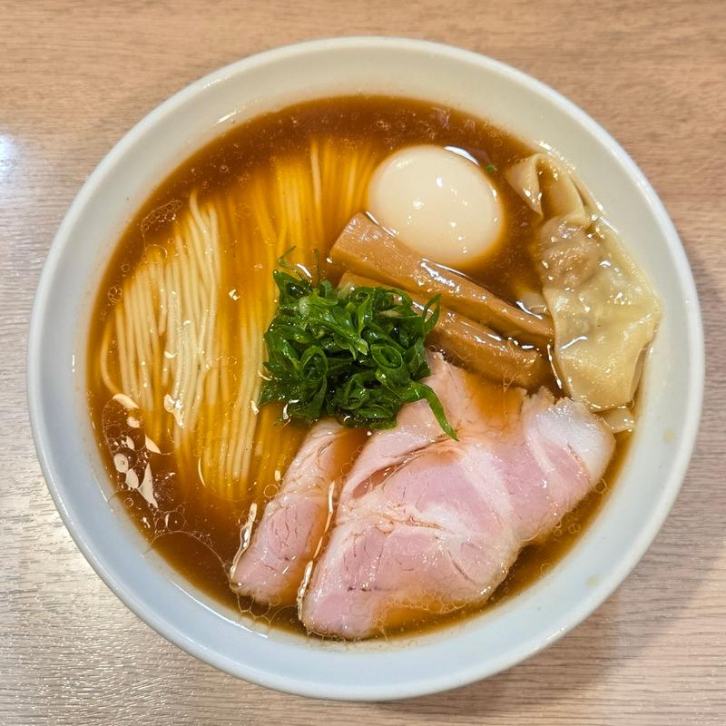 特製醤油らーめん(麺笑　巧真)