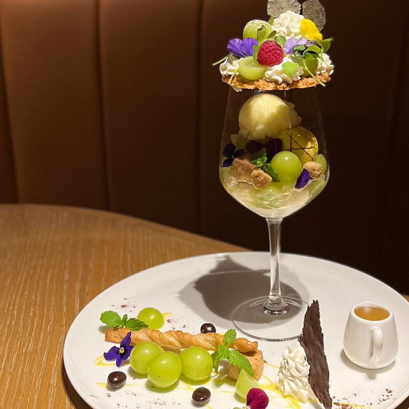 シャインマスカットパフェ(IGNITE カフェ&ダイニング)