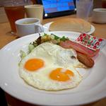 目玉焼き＆ベーコンソーセージセット(ガスト 仙台北四番丁店 )
