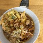 ゲソ天そば　かき揚げ　おにぎり(戸隠 （トガクシ）)