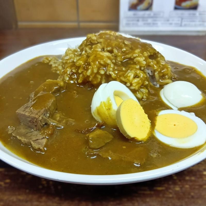 ビーフ三昧カレー ゆで玉子(洋食屋のビーフカレー､カツカレー ピレーネ)