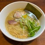 ゆず香る白醤油らーめん(麺処 びぎ屋)