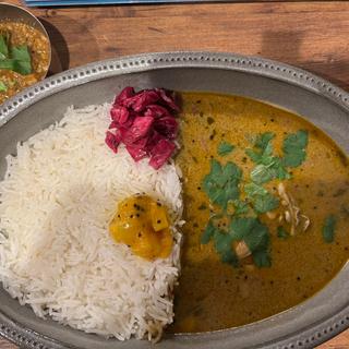 週替わりと月替わりミニ(カレーの店 よすが舎)