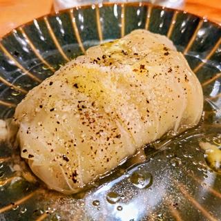 ロールキャベツ 黒胡椒とパルミジャーノ(串焼き。ビストロガブリ 野毛一番街店)