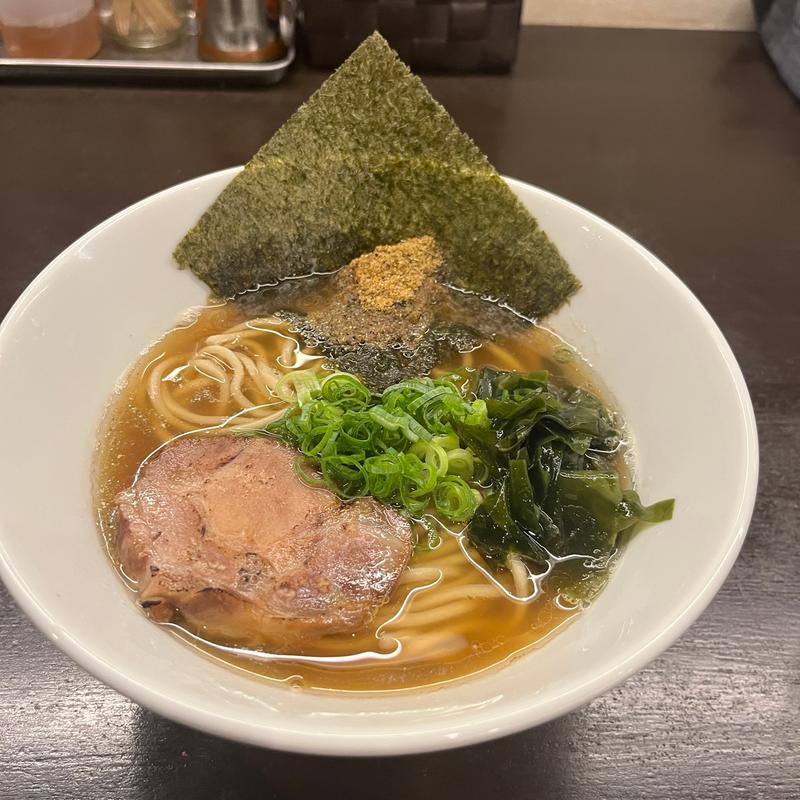 ニボシ中華(博多とんこつ 豚の足跡)