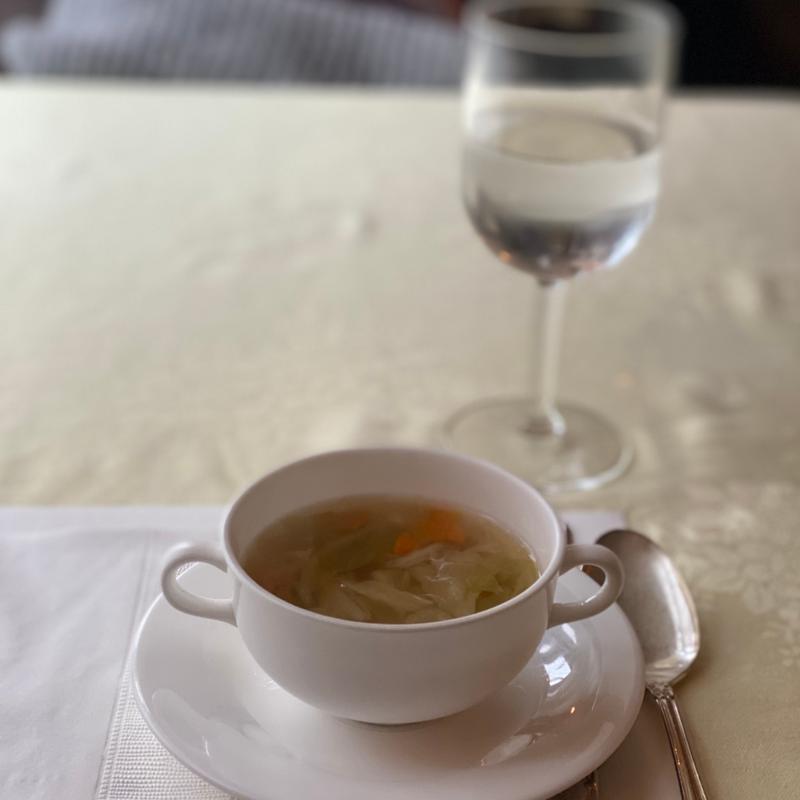 コンソメスープ(シェ・ラ・ネージュ)