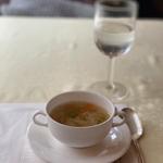 コンソメスープ(シェ・ラ・ネージュ)