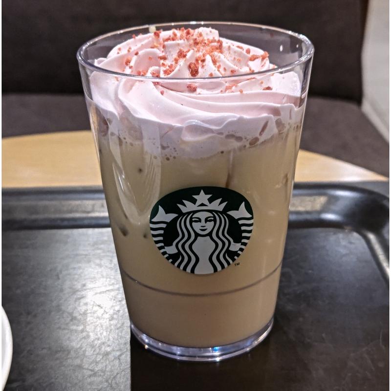 ストロベリームース&ジョイフルメドレーティーラテ(スターバックスコーヒー 港南台バーズ店)
