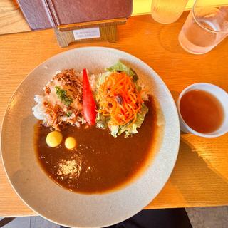 薬師プルドチキンカレー(ダブルフォーアパートメント　薬師池店　44apartment)